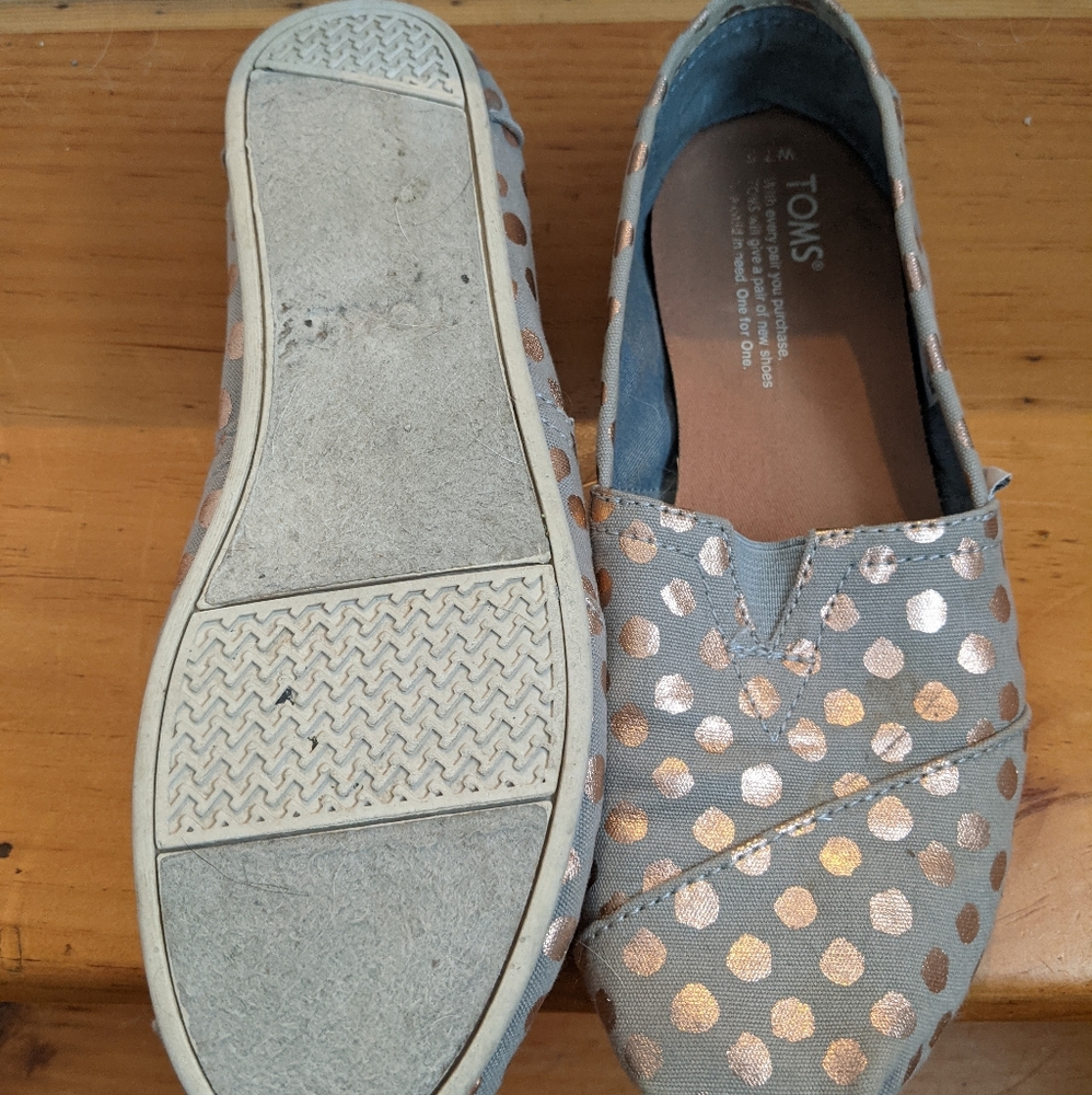 Grey and rose gold polka dot Toms 7.5